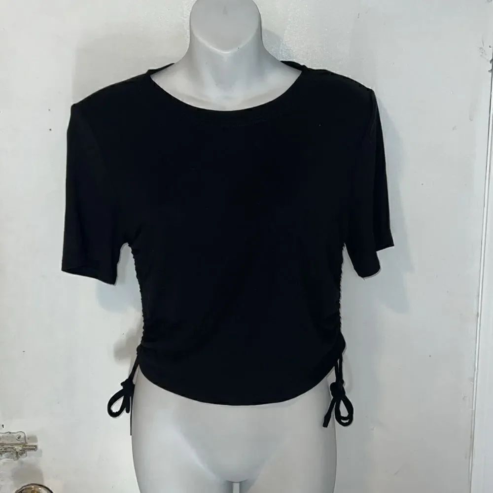 ASTR THE LABEL Black Cinch Side Short Sleeve Blouse-S
